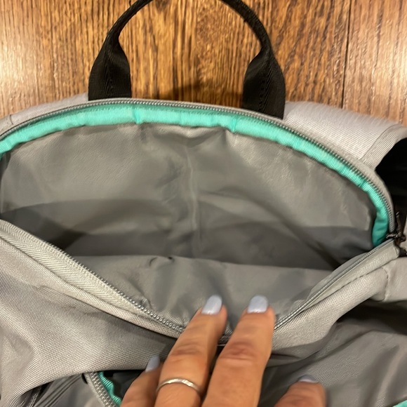 Jansport backpack gray with light green accents - Picture 5 of 12